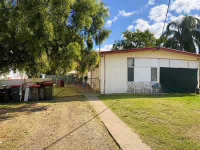 /international/au/325-edward-street-moree-nsw-151567216/