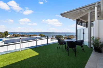 /international/au/3-56-oxley-avenue-woody-point-qld-152059424/