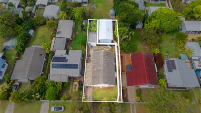 /international/au/13-savannah-street-redcliffe-qld-151068624/