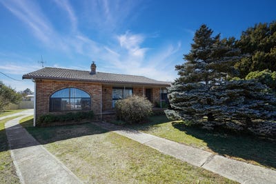 /international/au/4-coakes-street-guyra-nsw-152106232/