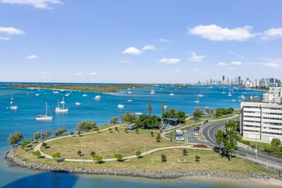 /international/au/57-9-bayview-street-runaway-bay-qld-148427120/