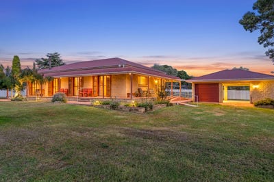 /international/au/8a-drayton-street-allora-qld-150789636/