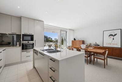 /international/au/9-277-281-kingsway-caringbah-nsw-151927812/
