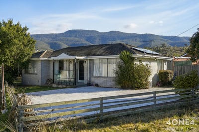 /international/au/67-hilton-road-claremont-tas-151376568/