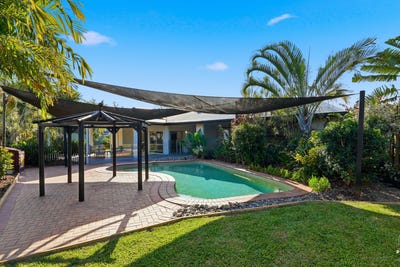 /international/au/5-conch-close-trinity-beach-qld-152634556/