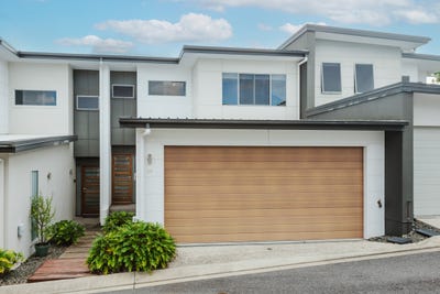 /international/au/26-8-russell-street-everton-park-qld-151367020/