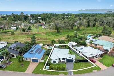 /international/au/23-daintree-drive-bushland-beach-qld-148399856/?lang=en