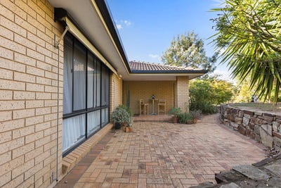 /international/au/4-lincoln-avenue-tolland-nsw-150912304/
