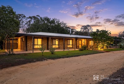 /international/au/37-kurrajong-road-rosenthal-heights-qld-152364776/