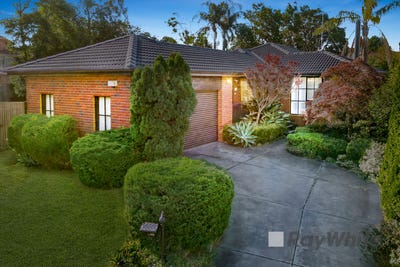 /international/au/4-sporing-court-endeavour-hills-vic-151213824/