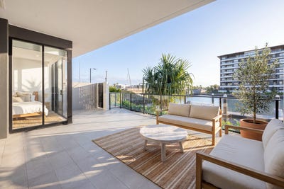 /international/au/1108-6-sickle-avenue-hope-island-qld-151005252/