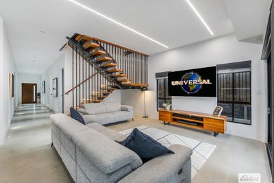 /international/au/35-providence-drive-gledswood-hills-nsw-147839648/