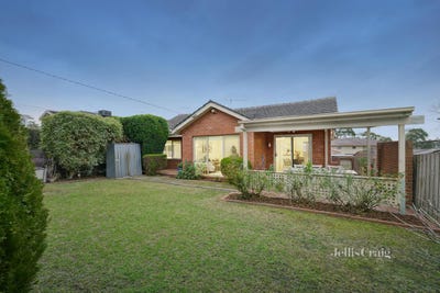 /international/au/1-15-illuka-crescent-mount-waverley-vic-148328964/