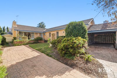 /international/au/13-mount-pleasant-drive-mount-waverley-vic-151360128/