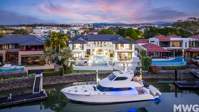 /international/au/2092-the-circle-sanctuary-cove-qld-151707628/