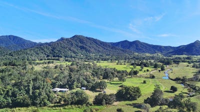 /international/au/1195-calen-mount-charlton-road-mount-charlton-qld-151358032/