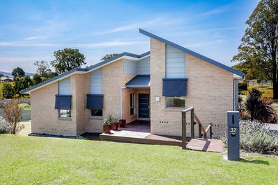 /international/au/32-henderson-street-gloucester-nsw-149178112/