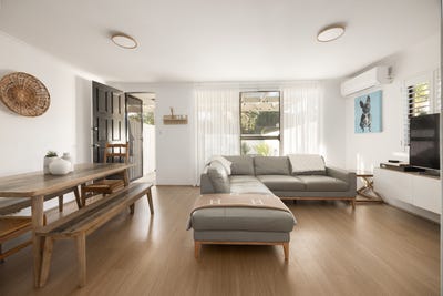 /international/au/21-2-forest-road-warriewood-nsw-151584208/