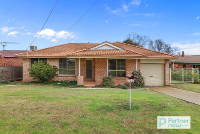 /international/au/21-glengarvin-drive-tamworth-nsw-148475264/