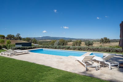 /international/au/1827-the-escort-way-borenore-nsw-700401092/