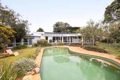 /international/au/18-le-grand-mews-mount-eliza-vic-152597012/