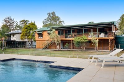 /international/au/154-junction-road-morningside-qld-152575592/