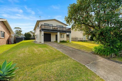 /international/au/16-manyana-drive-manyana-nsw-148720332/