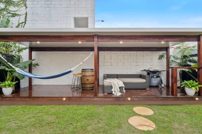 /international/au/2-107-sunshine-parade-miami-qld-148590424/