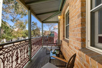 /international/au/82c-laman-street-cooks-hill-nsw-148525040/