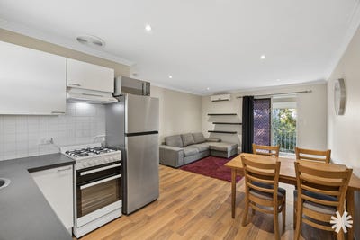 /international/au/15-55-deanmore-road-scarborough-wa-152572428/