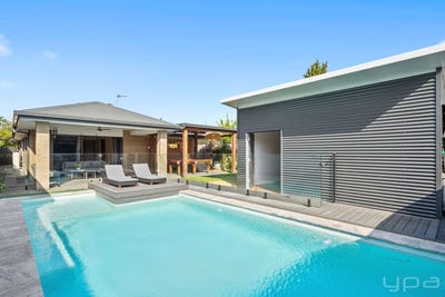 /international/au/4-benetti-crescent-hope-island-qld-152470656/
