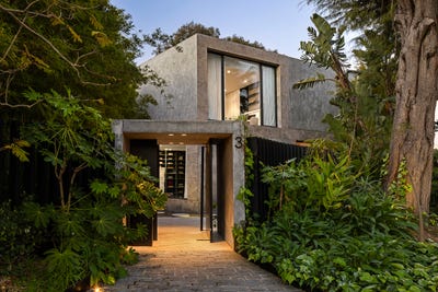 /international/au/3-maxwell-court-toorak-vic-152657896/