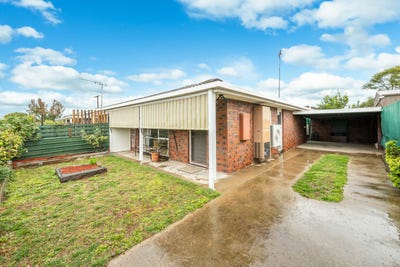 /international/au/4-27-bowe-street-shepparton-vic-151407836/