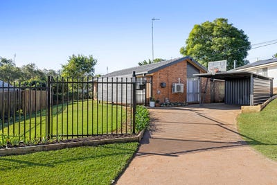 /international/au/33-hinkler-crescent-wilsonton-qld-151239824/