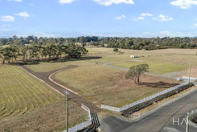 /international/au/7-keppoch-lane-perth-tas-204522880/