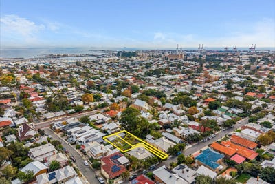 /international/au/15a-b-mccleery-street-beaconsfield-wa-204565280/