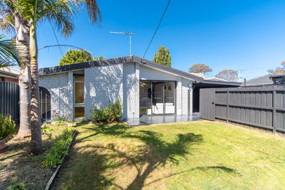 /international/au/1-2-sussex-crescent-seaford-vic-151330224/