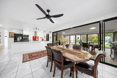 /international/au/33-summer-way-tin-can-bay-qld-148082384/?lang=id