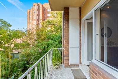 /international/au/206-6a-birtley-place-elizabeth-bay-nsw-151336808/