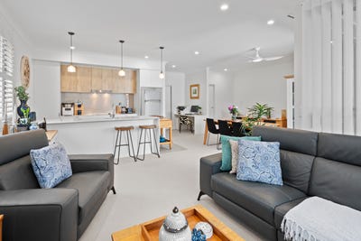 /international/au/27-3031-the-boulevard-carrara-qld-148310436/
