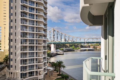 /international/au/39-35-howard-street-brisbane-city-qld-151714248/