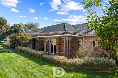 /international/au/7-cedar-court-gisborne-vic-148017988/