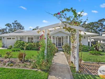 /international/au/17-hillside-terrace-black-head-nsw-152520788/