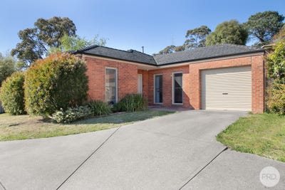 /international/au/1-5-eilish-court-mount-helen-vic-152700780/