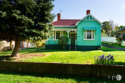 /international/au/10-bruce-street-castlemaine-vic-152666436/