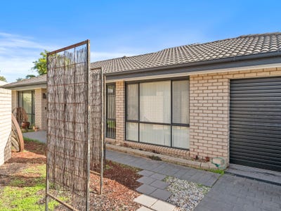 /international/au/2-2-riley-court-tocumwal-nsw-150826796/