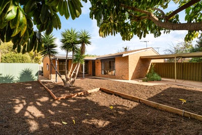 /international/au/8-palmer-court-renown-park-sa-151503592/