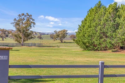 /international/au/422-laffing-waters-lane-laffing-waters-nsw-152660956/