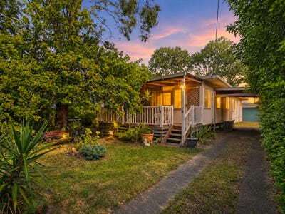 /international/au/8-lalroy-street-beachmere-qld-151225148/