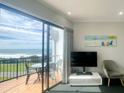 /international/au/30-136-138-alexandra-parade-alexandra-headland-qld-151119172/